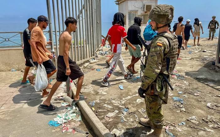 Sobe para 72 o número de mortos em chegada de migrantes a Ceuta