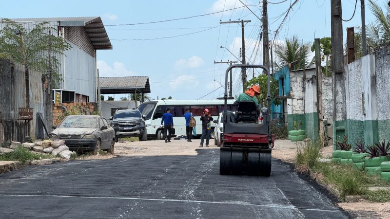 Prefeitura de Manaus recupera pavimento e melhora mobilidade em rua no Santa Etelvina