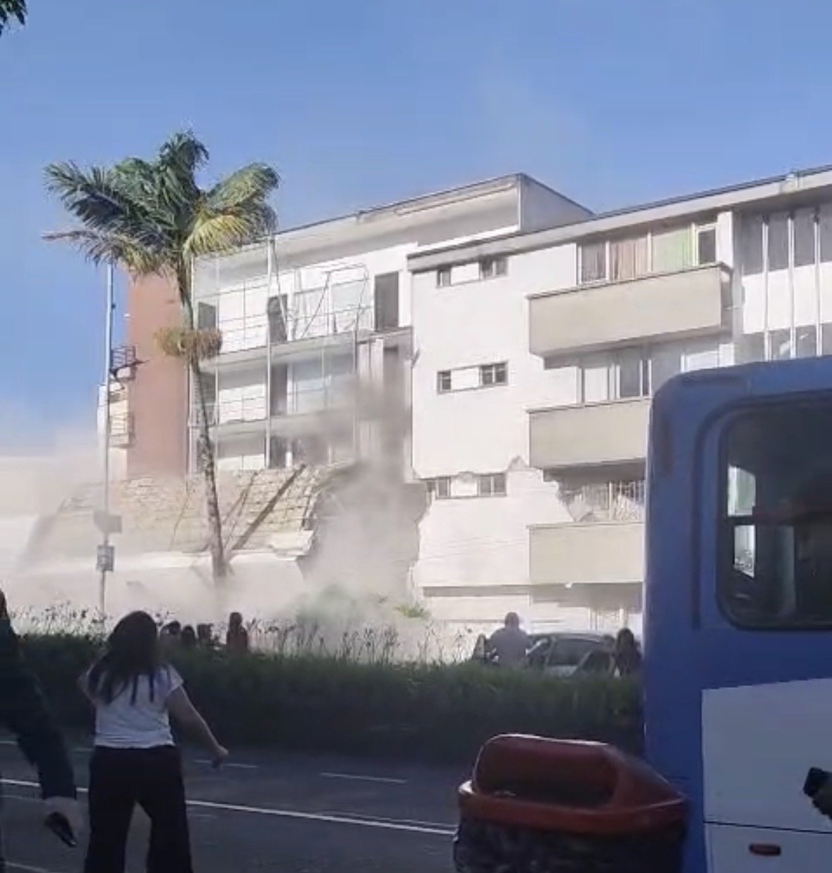 Terremoto de magnitude 7,4 na Colômbia registra mais de 100 mortos