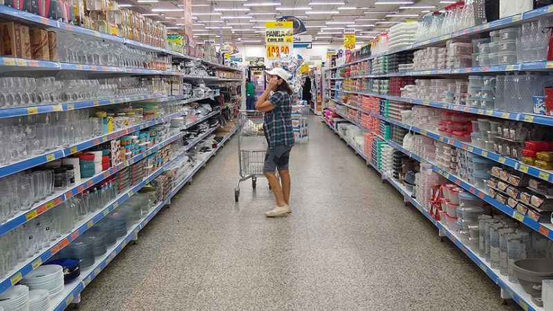 Vendas no comércio crescem 0,5% em junho