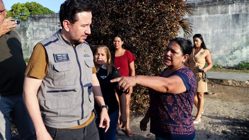 Prefeitura de Manaus acompanha famílias afetadas por incêndios no Cidade de Deus e Viver Melhor