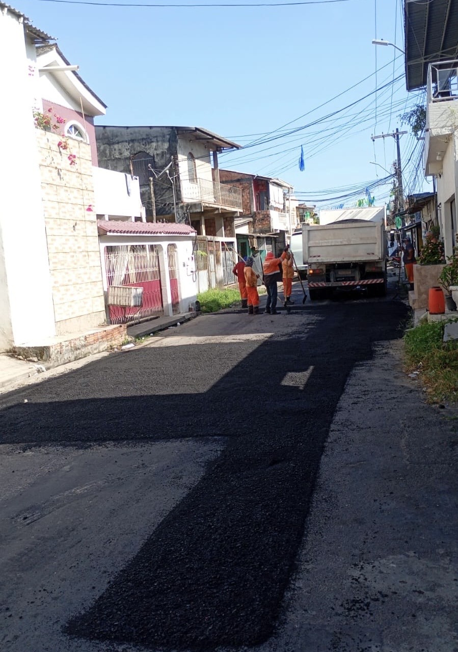 Prefeitura de Manaus recupera trecho da rua Almir Pedreiras e reforça segurança e mobilidade em Petrópolis