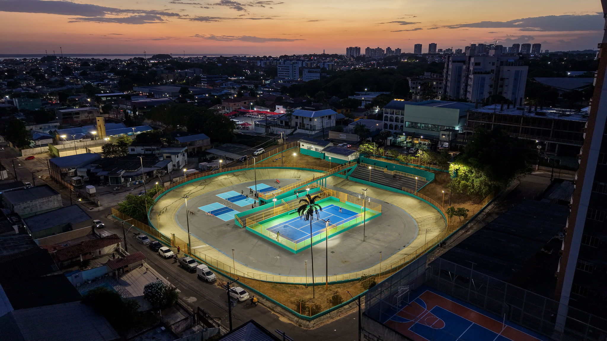 Prefeitura de Manaus reinaugura Velódromo Professora Alzira Campos e entrega espaço revitalizado à população