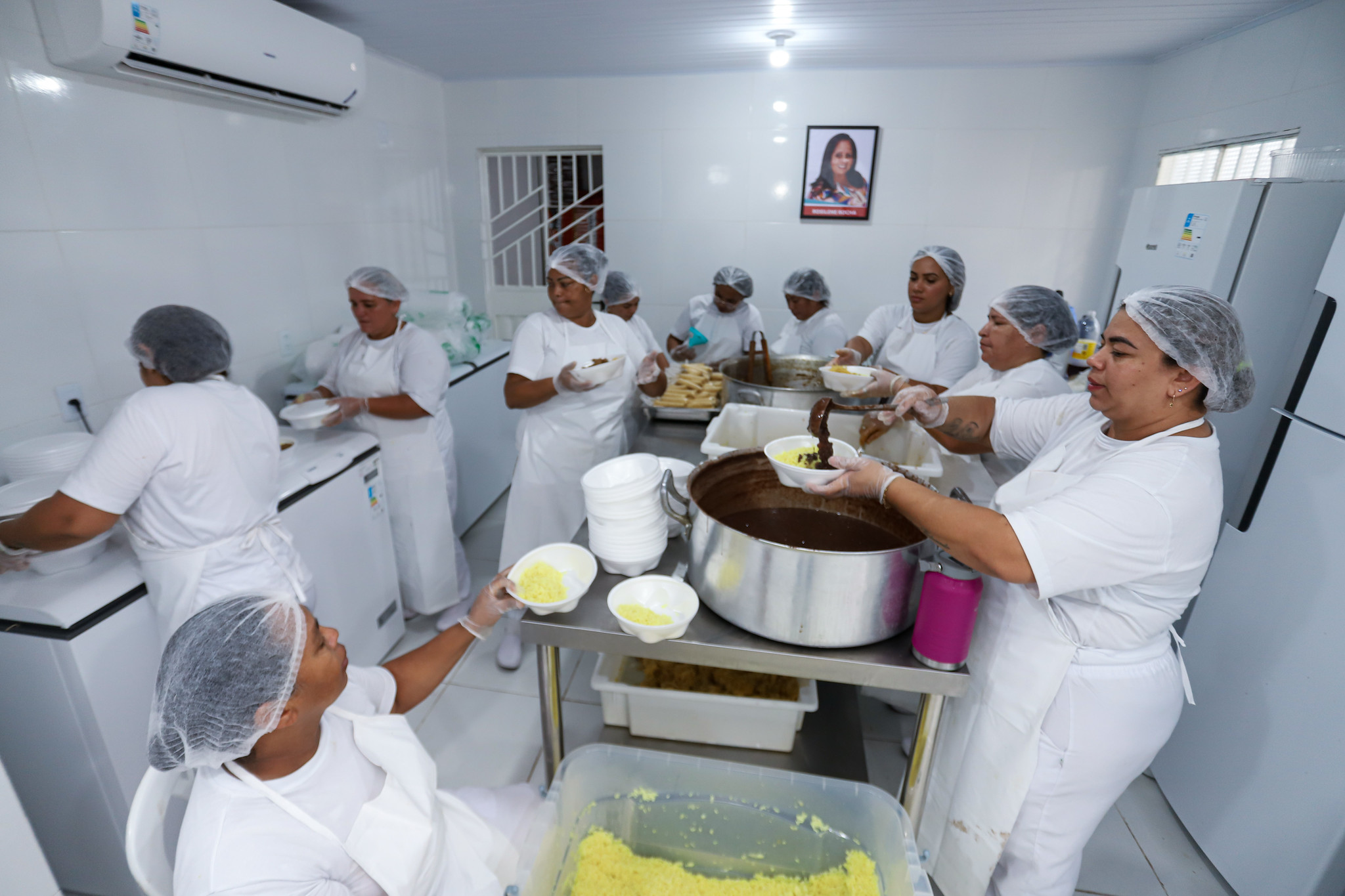 Cozinha da Gente começa a funcionar e reforça cuidado da Prefeitura de Manaus com os garis