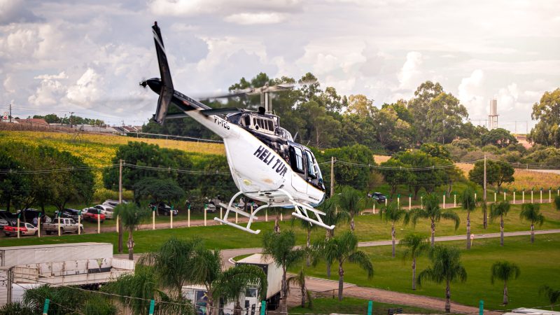 Queda de helicóptero em área de mata no Rio de Janeiro deixa quatro mortos