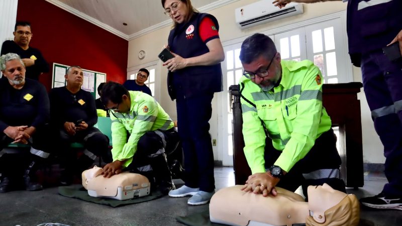 Agentes de trânsito da prefeitura recebem capacitação em primeiros socorros das equipes do Samu