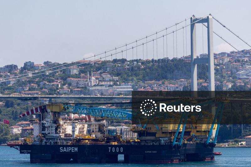 Passagem de navios pelo Mar Negro continua sem problemas, afirmam autoridades turcas