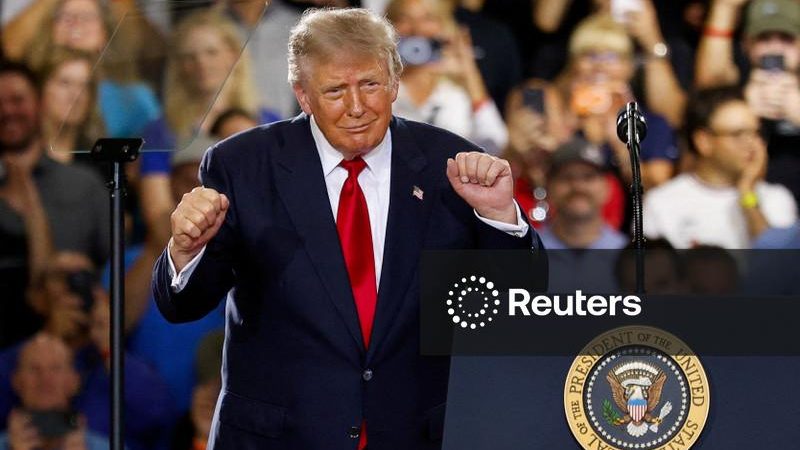 Democratas superam republicanos em questões econômicas enquanto aprovação de Trump cai, mostra pesquisa Reuters/Ipsos