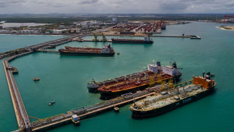 Transporte de cargas: entenda a diferença entre cabotagem e navegação de longo curso
