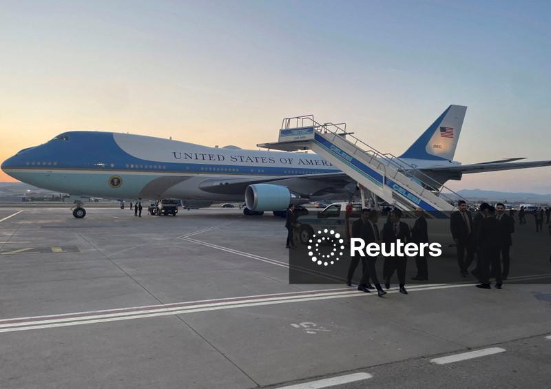 Ameaça crível de míssil levou à troca secreta de aeronave para Trump, diz fonte