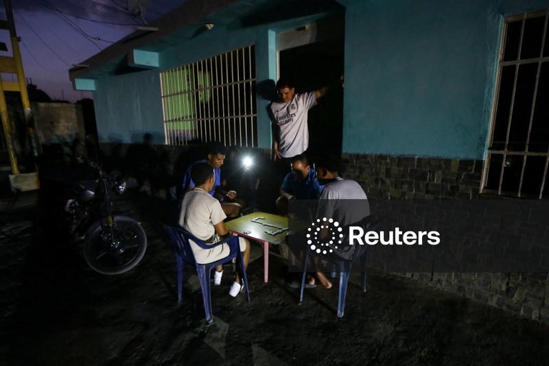 Em crise, venezuelanos se preparam para cortes ainda mais severos de energia e água com aproximação do El Niño