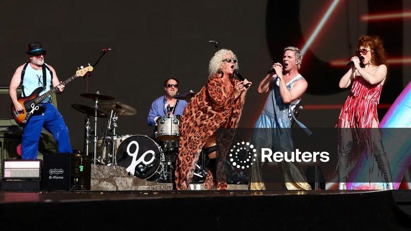 Festivais de música britânicos dão passos para um renascimento, com benefícios e planos de pagamento