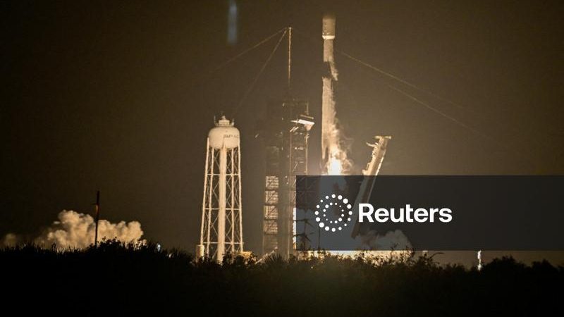 Restos de foguete da SpaceX colidem com satélite natural da Terra nesta quarta-feira
