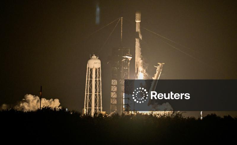 Restos de foguete da SpaceX colidem com satélite natural da Terra nesta quarta-feira