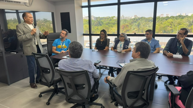 Ouvidoria-Geral reforça papel da escuta cidadã em encontro com equipe do Implurb