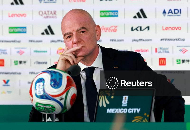 Uefa mantém ameaça de boicote à Copa do Mundo, apesar da pressão da Fifa para pôr fim à turbulência
