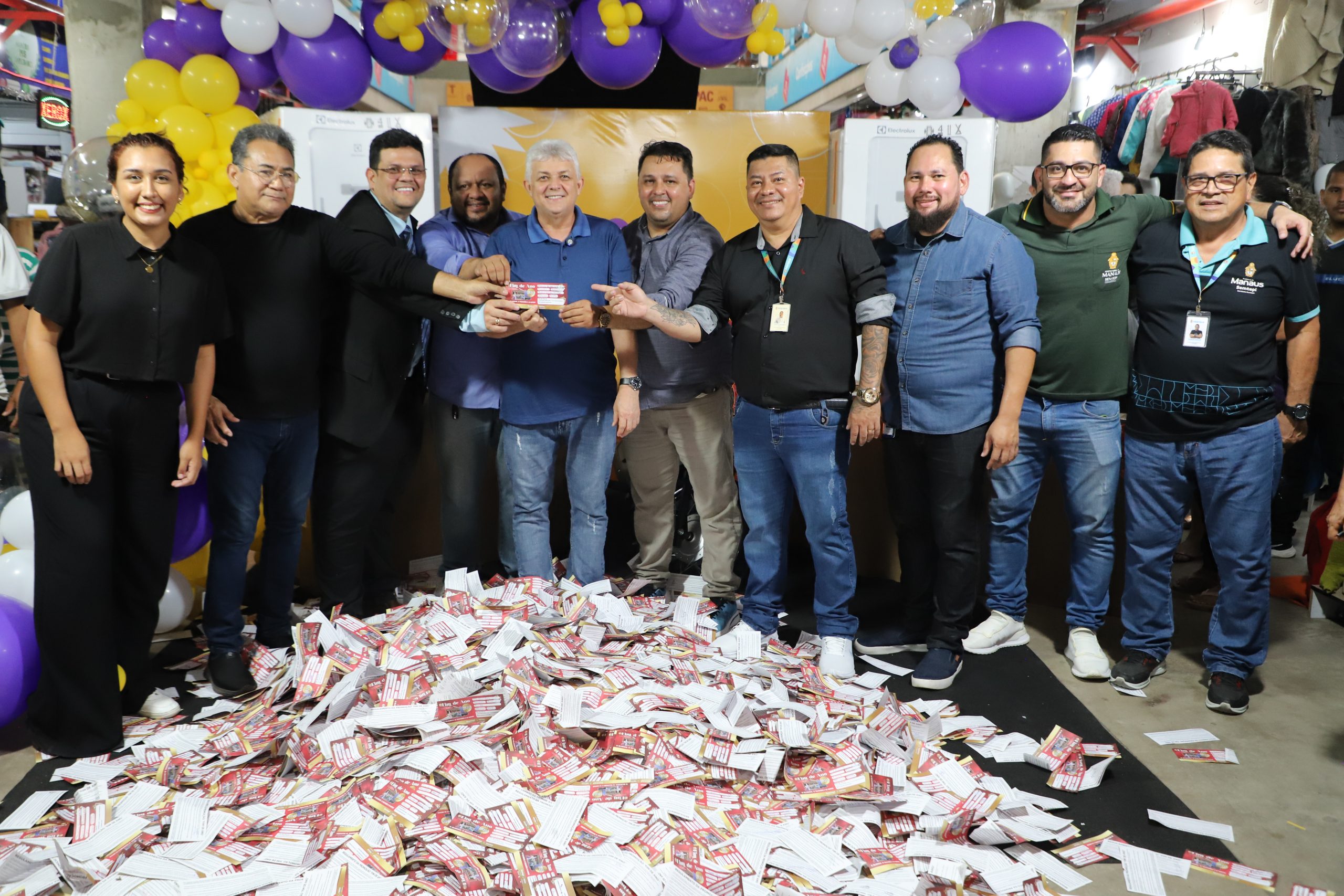 Prefeitura promove campanha ‘Dia dos Pais Premiado’ com sorteio de prêmios para incentivar compras nas galerias populares e no shopping Phelippe Daou