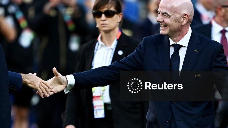 Fifa alerta para tentativas de minar Infantino enquanto crise de liderança se agrava