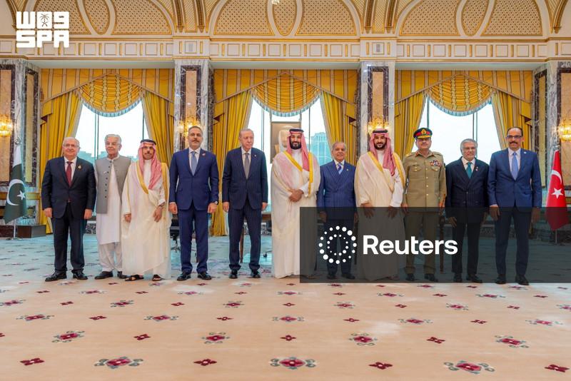 Pacto de defesa com Arábia Saudita e Paquistão não é contra o Irã, afirma ministro da Turquia