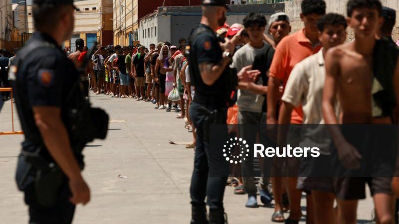 Itália diz que não suspenderá restrições de viagem para Espanha até que riscos à segurança sejam descartados