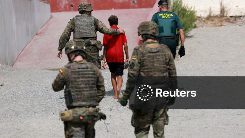Ceuta busca transferir menores migrantes desacompanhados para a Espanha continental