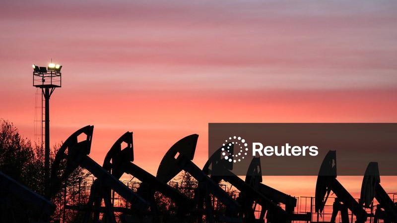 Petróleo fecha misto, com investidores avaliando esperanças de reabertura do Estreito de Ormuz