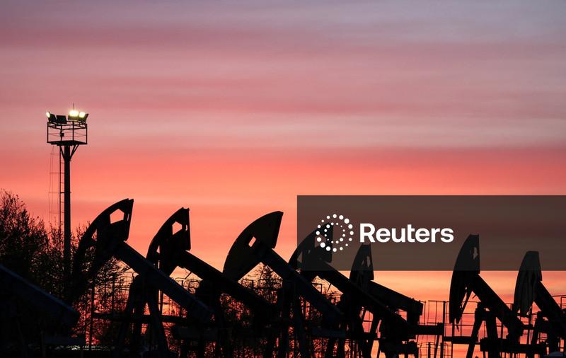 Petróleo fecha misto, com investidores avaliando esperanças de reabertura do Estreito de Ormuz
