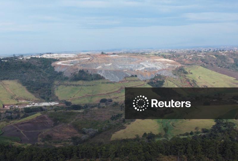 Mineração de lítio para energia verde provoca protestos ambientais de agricultores na África do Sul