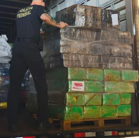 Polícia Federal incinera 10 toneladas de drogas apreendidas na região da Tríplice Fronteira