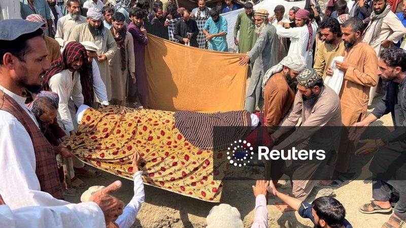 Paquistão afirma ter matado 28 militantes; Taliban relata morte de três civis