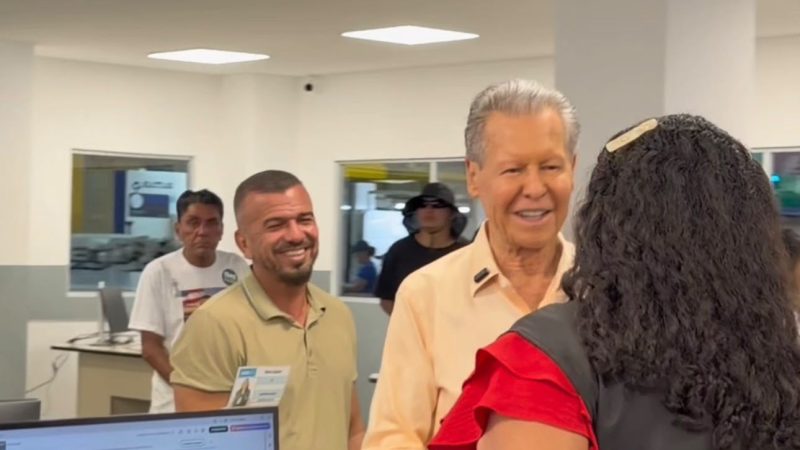 Arthur Virgílio Neto reforça defesa da Zona Franca de Manaus durante visita à indústria de plásticos no Distrito Industrial