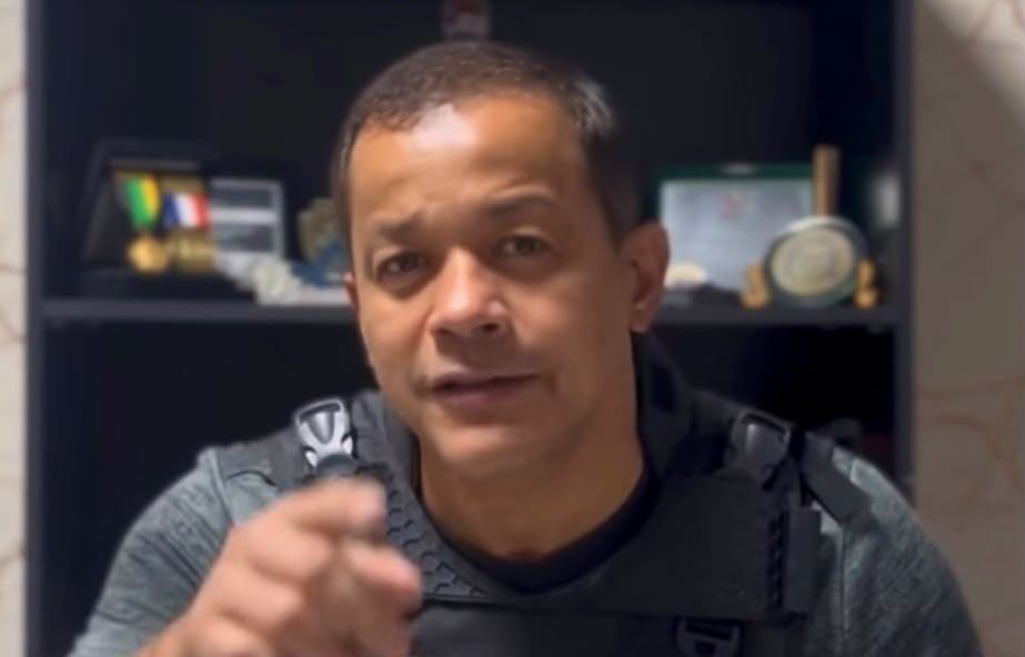 Candidato de Bolsonaro, Delegado Pablo questiona Coronel Rosses sobre uso do nome de Flávio em apoio a Plínio Valério