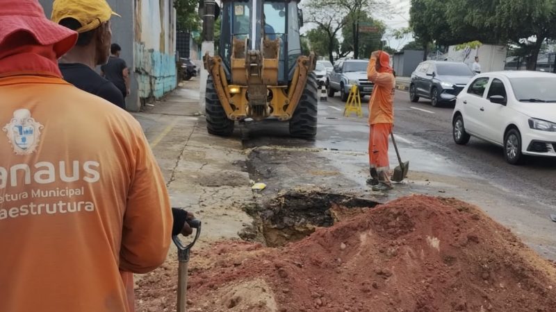 Prefeitura de Manaus executa obra emergencial de recuperação da drenagem na avenida Djalma Batista