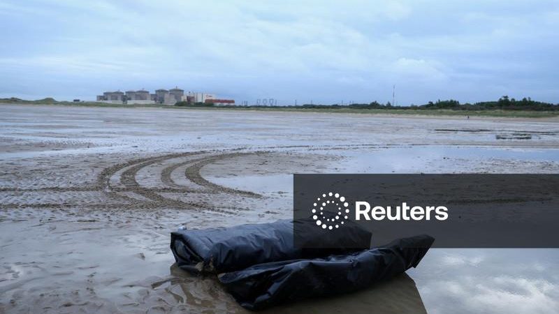Criança e duas mulheres morrem após bote com imigrantes naufragar na costa francesa