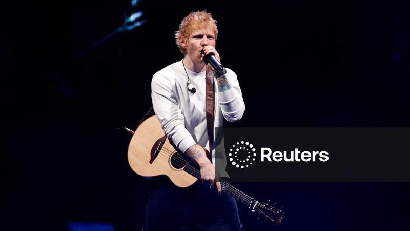Ed Sheeran diz que exclusão de Macklemore da turnê nos EUA não foi decisão sua