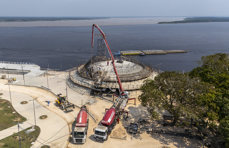 Obra de Oscar Niemeyer avança com início de concretagem de estruturas que simbolizam os rios Negro e Solimões