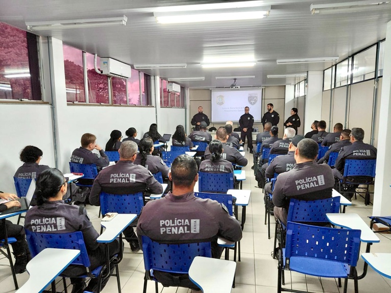 Universidades federais ministram formação para servidores dos 138 presídios de segurança máxima