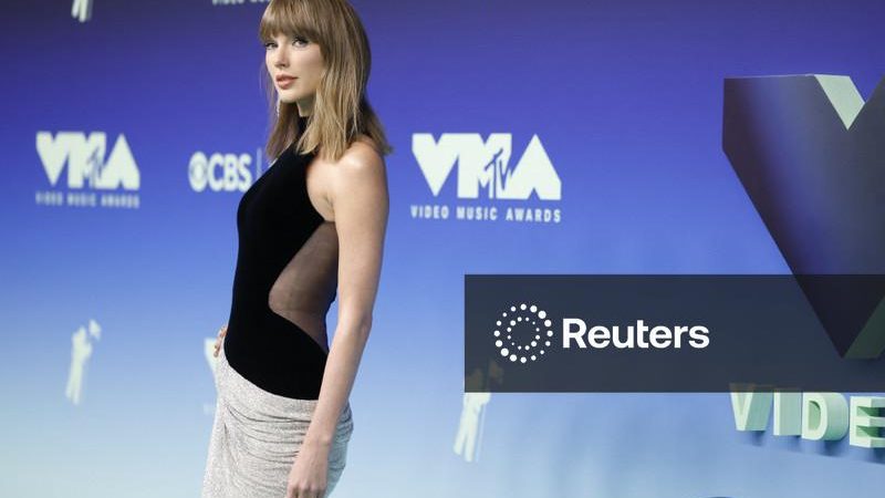 Taylor Swift faz história no VMA e dedica prêmio a Dolly Parton; Madonna domina premiação