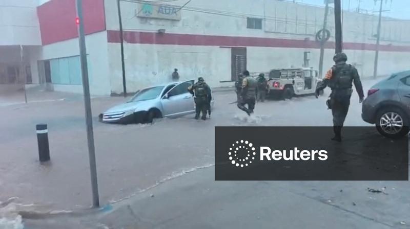 Furacão Polo atinge Estado de Sonora, no noroeste do México, após causar chuvas torrenciais na Baja California Sur