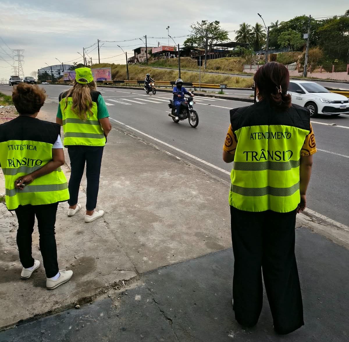 Prefeitura de Manaus avalia instalação de semáforo para reforçar segurança de pedestres na avenida das Torres