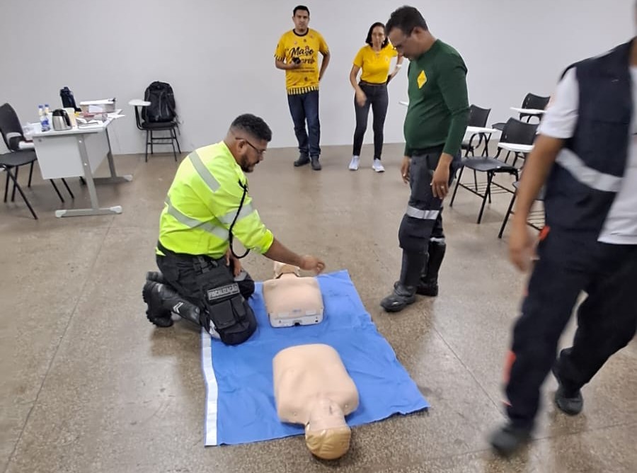 Equipes do Samu capacitam servidores do IMMU em noções de primeiros socorros