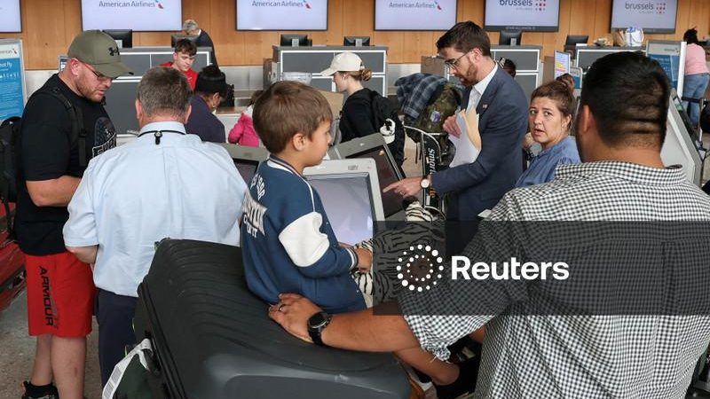 Governo Trump planeja admitir principalmente afrikaners sob nova proposta para refugiados