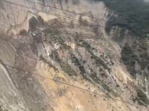 Nepal volta a ser atingido por enchentes e 24 pessoas morrem em desabamento de encosta