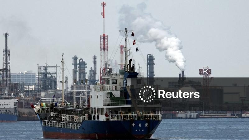 Petróleo fecha com queda de 2,5% diante de sinais de recuperação das exportações do Oriente Médio