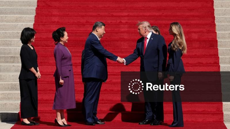 China e EUA concordam em dialogar sobre IA e reduzir tarifas sobre US$30 bilhões em mercadorias durante visita de Xi