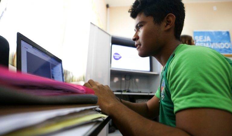 Aplicativo MEC Idiomas oferece cursos gratuitos de inglês e espanhol, do básico ao avançado