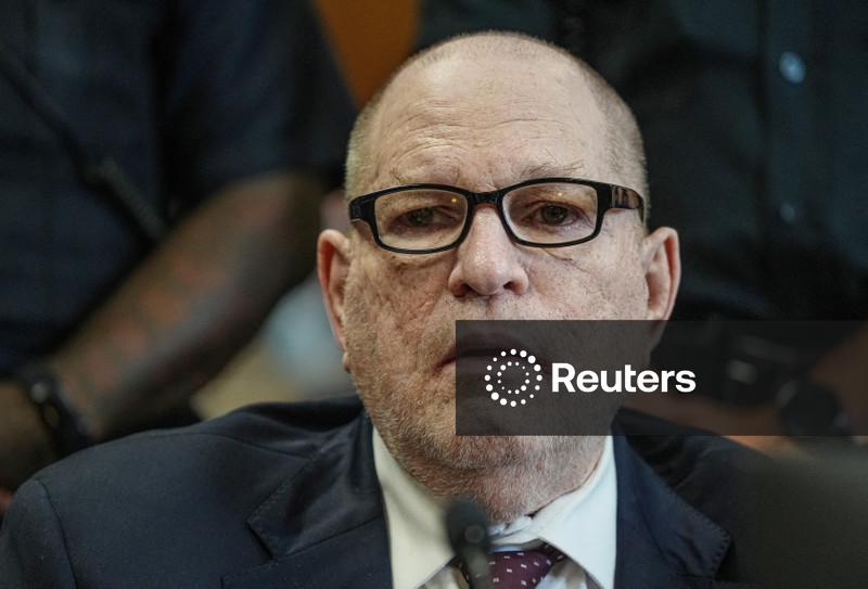 Harvey Weinstein é condenado a 15 anos por agressão sexual em Nova York