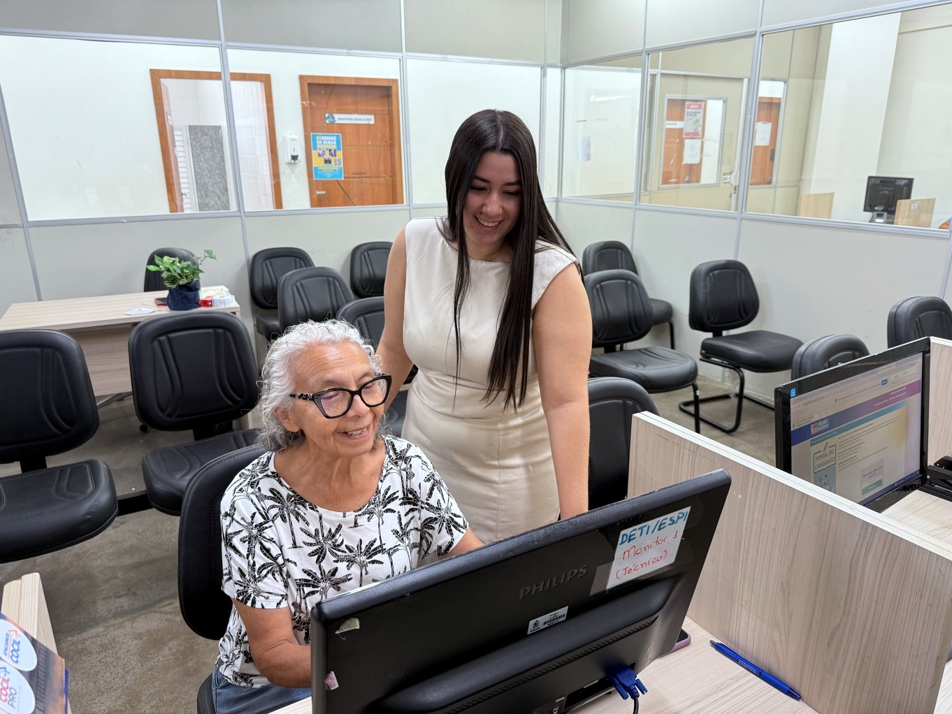 Prefeitura de Manaus encerra inscrições do Bolsa Universidade 2027 com suporte presencial inédito e histórias de vida que revelam o impacto do programa