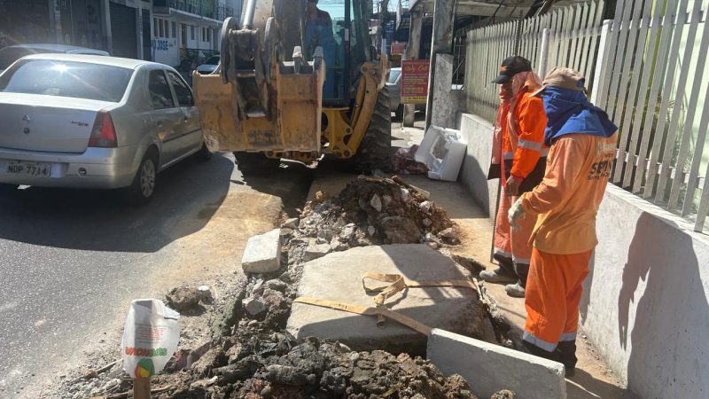 Prefeitura de Manaus desobstrui caixa coletora e reforça drenagem na avenida Oscar Borel