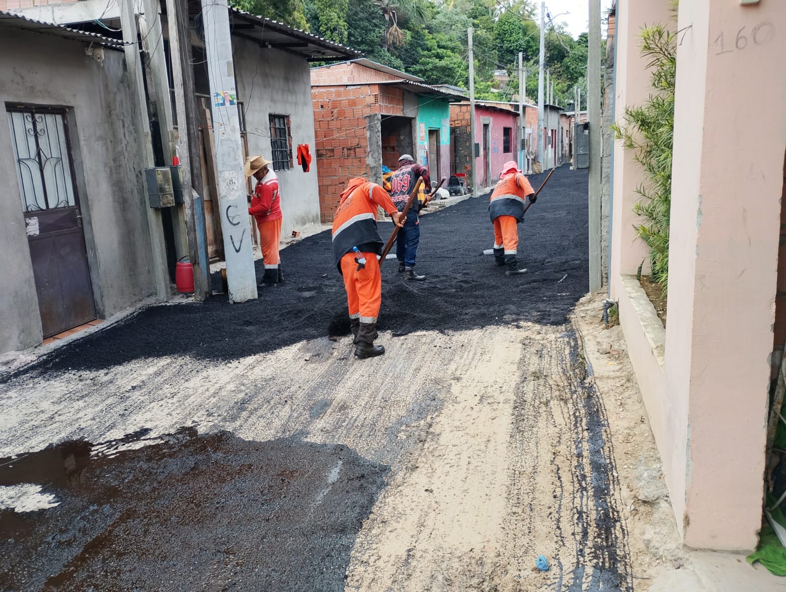 Prefeitura de Manaus recupera pavimento da rua Gurupá e melhora circulação no bairro Colônia Terra Nova